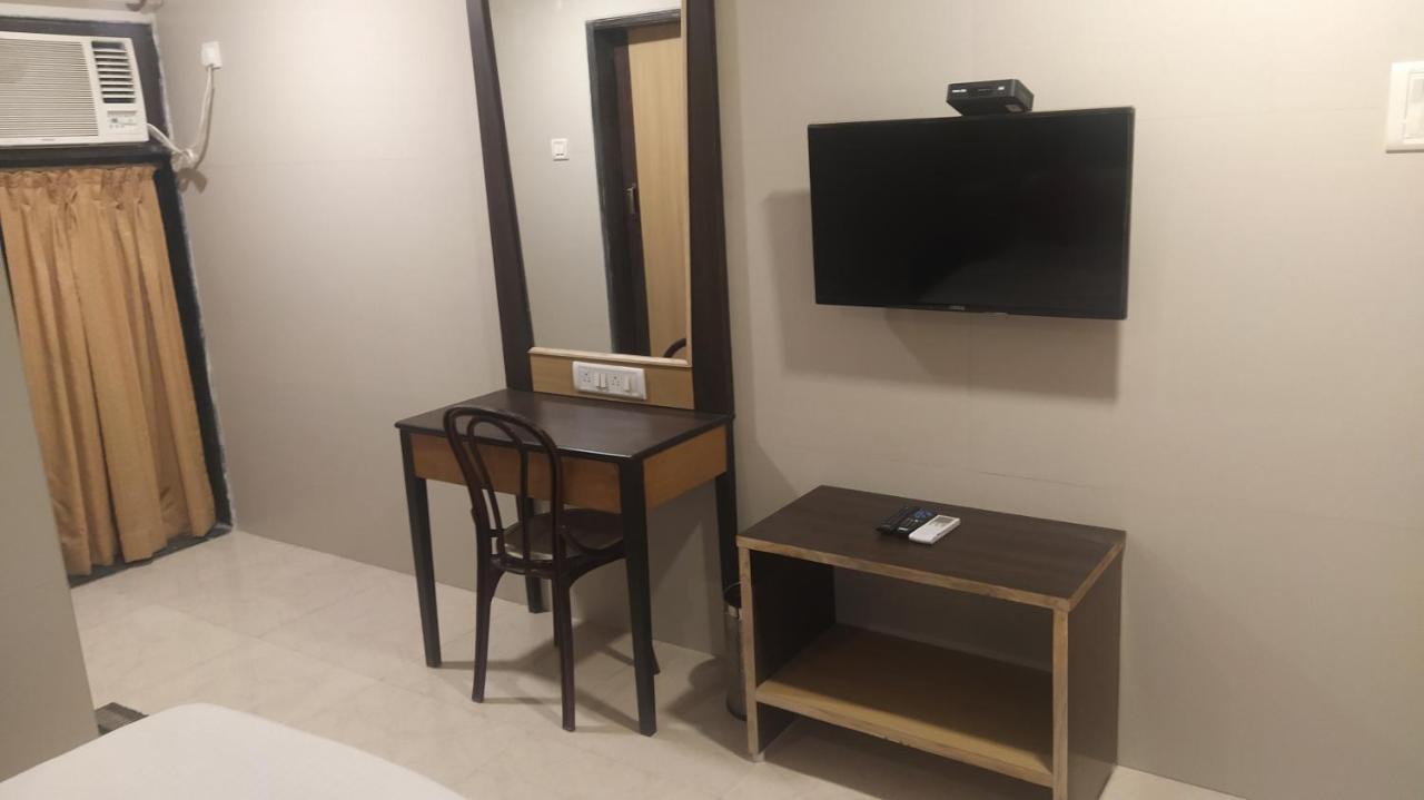 Hotel Palm Star Belapurpada Экстерьер фото